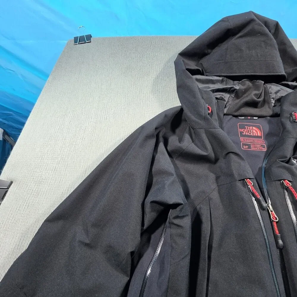 The North Face Summit Series Men's Black Gore-Tex Hooded Shell Jacket S/P